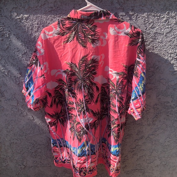 Vintage Hawaiian shirt - Picture 2 of 4